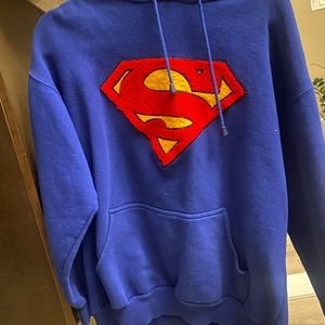 2001 rare superman sweater CANNOT be bought in stores